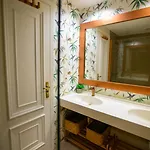 Stylish Boho Chic 10 Min Walk From *