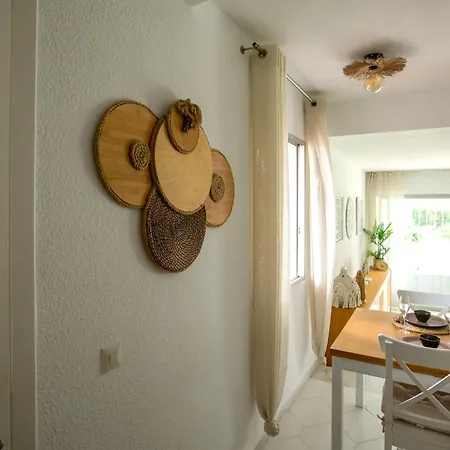Stylish Boho Chic 10 Min Walk From Apartment