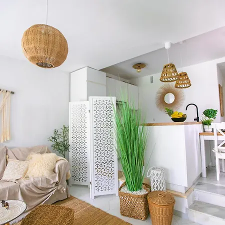 Stylish Boho Chic 10 Min Walk From Apartment *