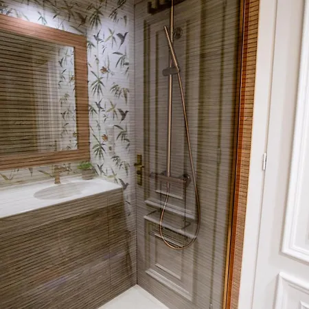 Stylish Boho Chic 10 Min Walk From Apartment *