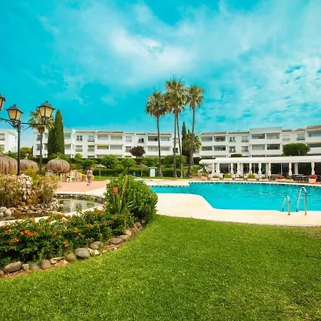 Stylish Boho Chic 10 Min Walk From *