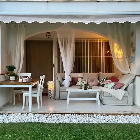Apartment Stylish Boho Chic 10 Min Walk From *